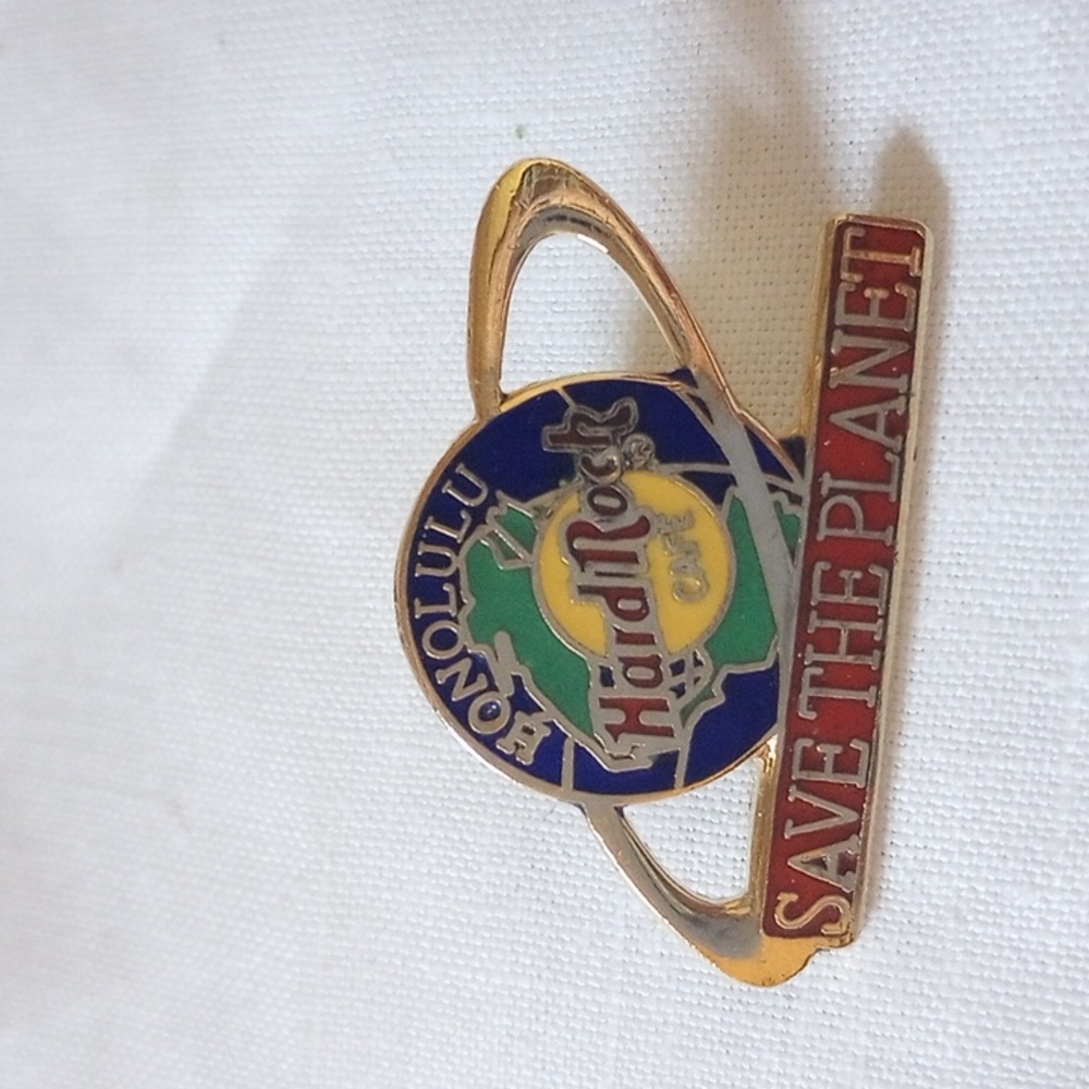 Hard Rock Cafe Honolulu save the planet globe pin